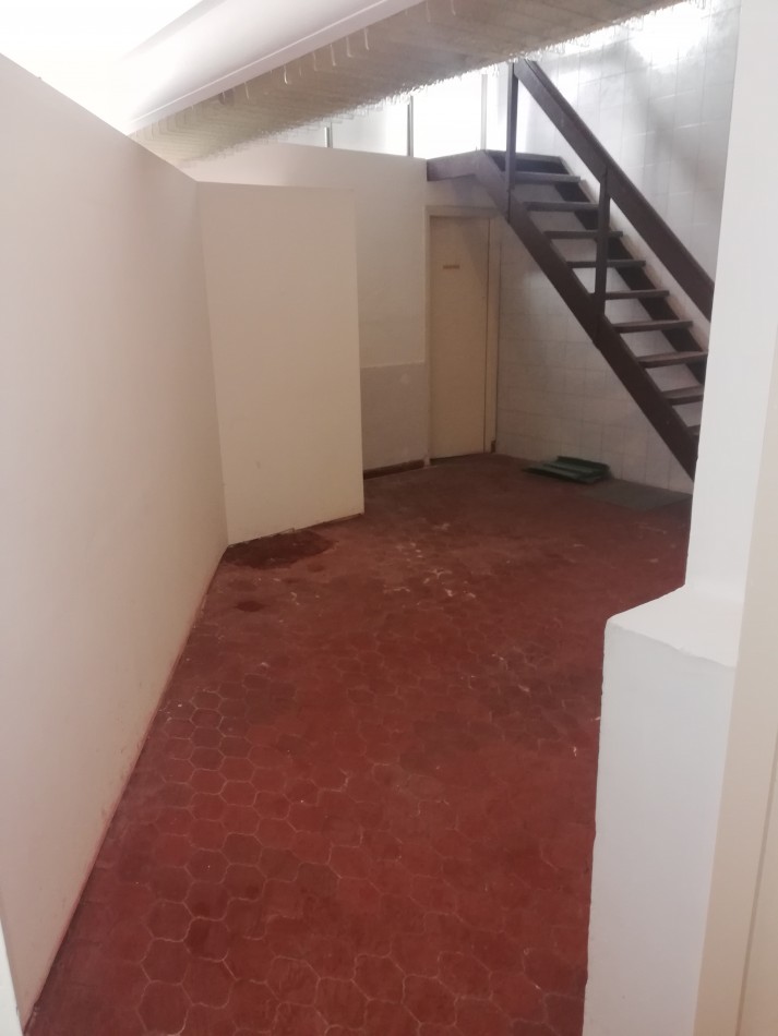 P.H por pasillo Apto Profesional Zona Puerto